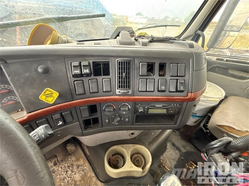 Volvo D13 Volvo Power 6x4 T/A Dump Truck (Inoperable) Camion ribaltabili