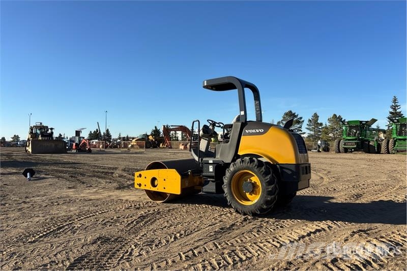Volvo SD45D Smooth Drum Compactor Vienvalča grunts veltņi