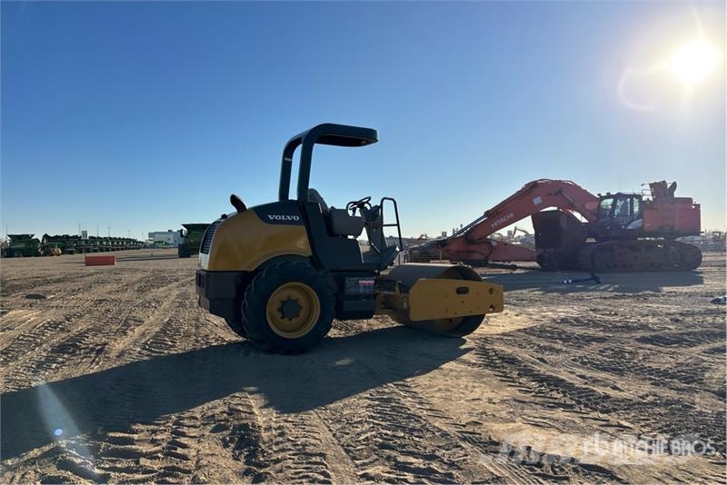 Volvo SD45D Smooth Drum Compactor Vienvalča grunts veltņi