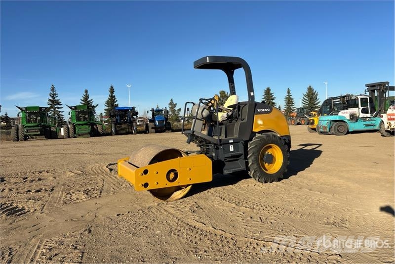 Volvo SD45D Smooth Drum Compactor Vienvalča grunts veltņi