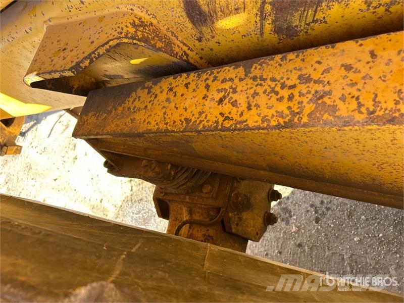 Volvo T/A 35 Ton Off-Road End Dump Trailer Otros camiones