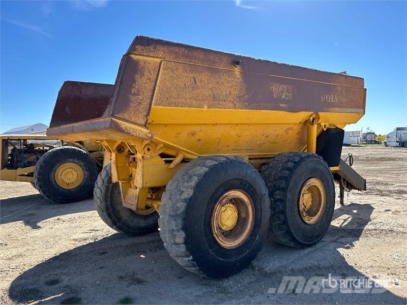 Volvo T/A 35 Ton Off-Road End Dump Trailer Otros camiones