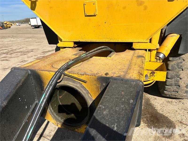 Volvo T/A 35 Ton Off-Road End Dump Trailer Otros camiones