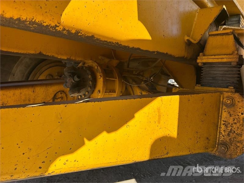 Volvo T/A 35 Ton Off-Road End Dump Trailer Otros camiones