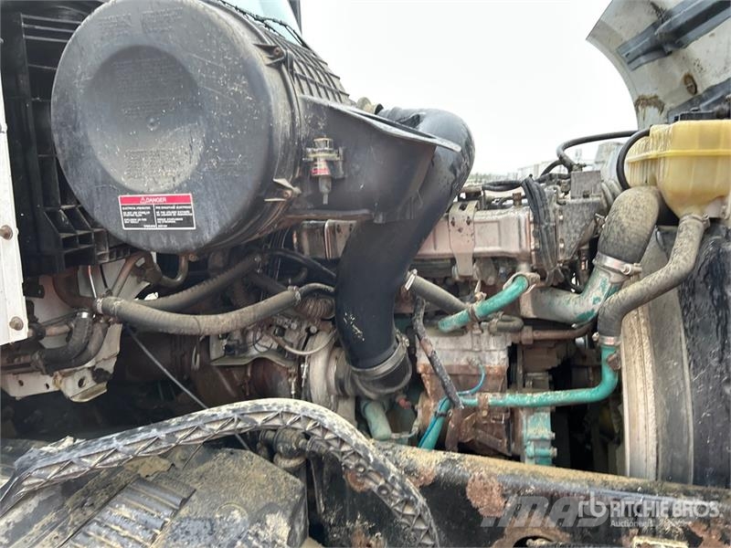 Volvo VE D12-435 6x4 T/A Sleeper Truck Tractor Trekkvogner