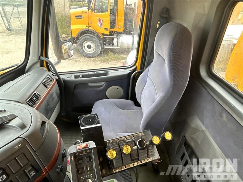 Volvo VHD Camion ribaltabili