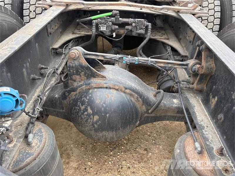 Volvo VN وحدات الجر