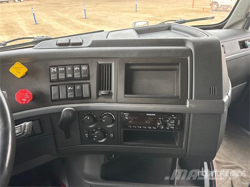 Volvo VN وحدات الجر