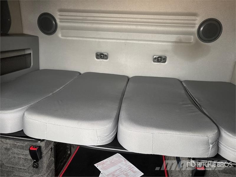 Volvo VN وحدات الجر