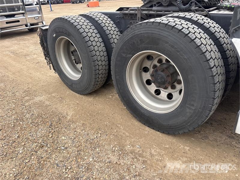 Volvo VN وحدات الجر
