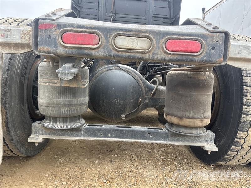 Volvo VNL 牵引车