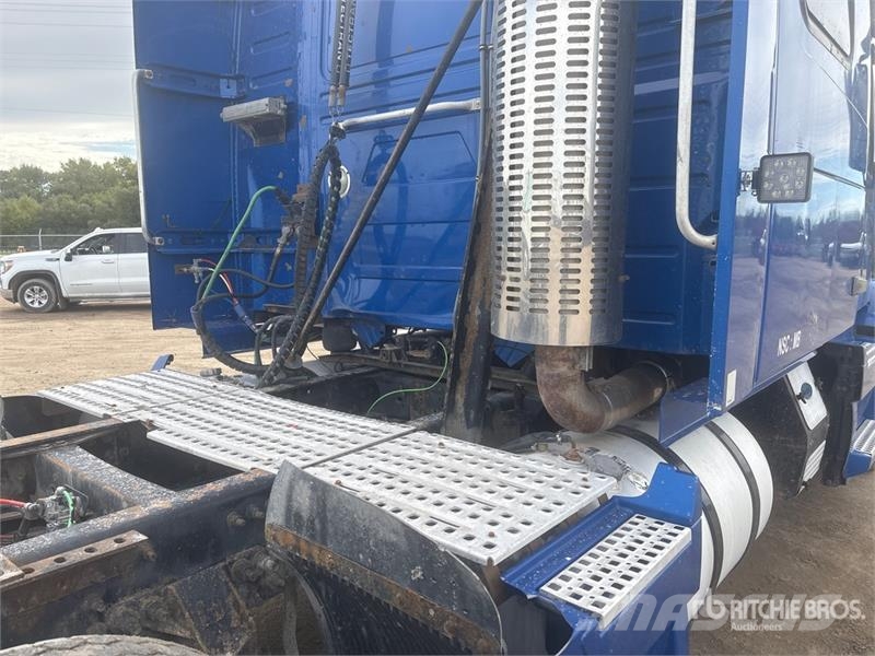 Volvo VNL 曳引機組件