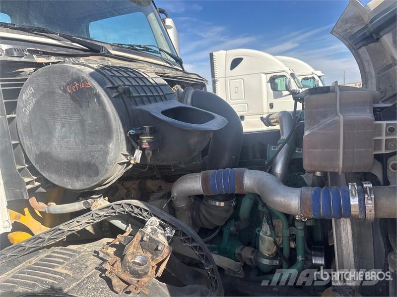 Volvo VNL Kipper