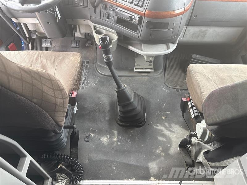 Volvo VNL 曳引機組件