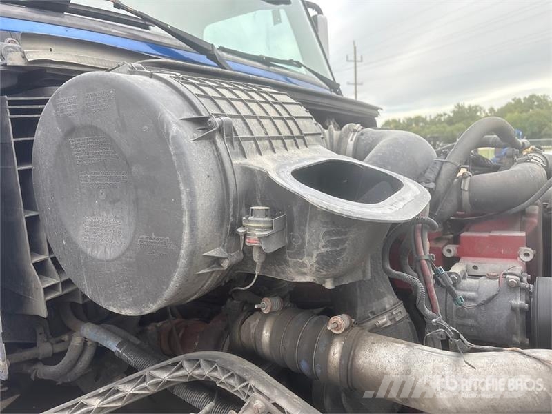 Volvo VNL 曳引機組件