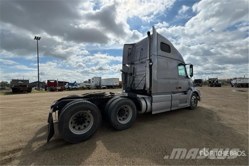 Volvo VNL Tractor Units