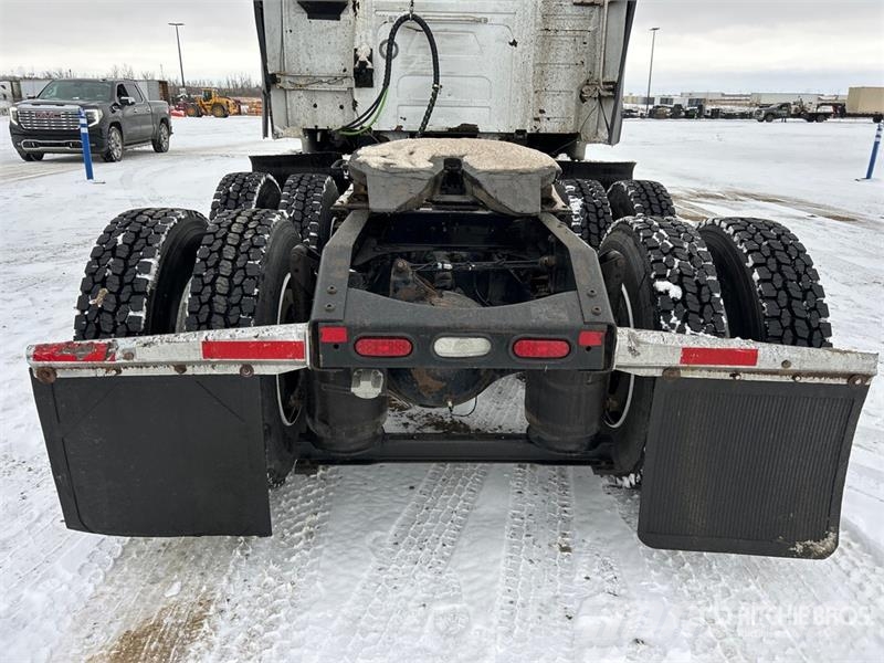 Volvo VNL 牵引车