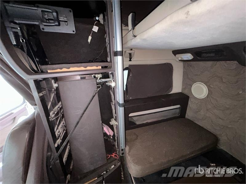 Volvo VNL 牵引车