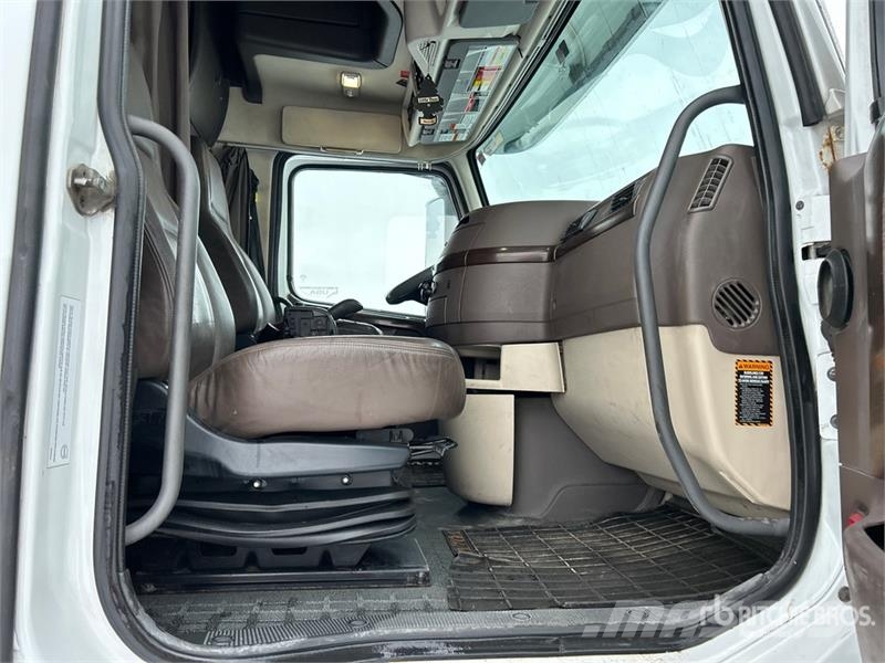 Volvo VNL 牵引车
