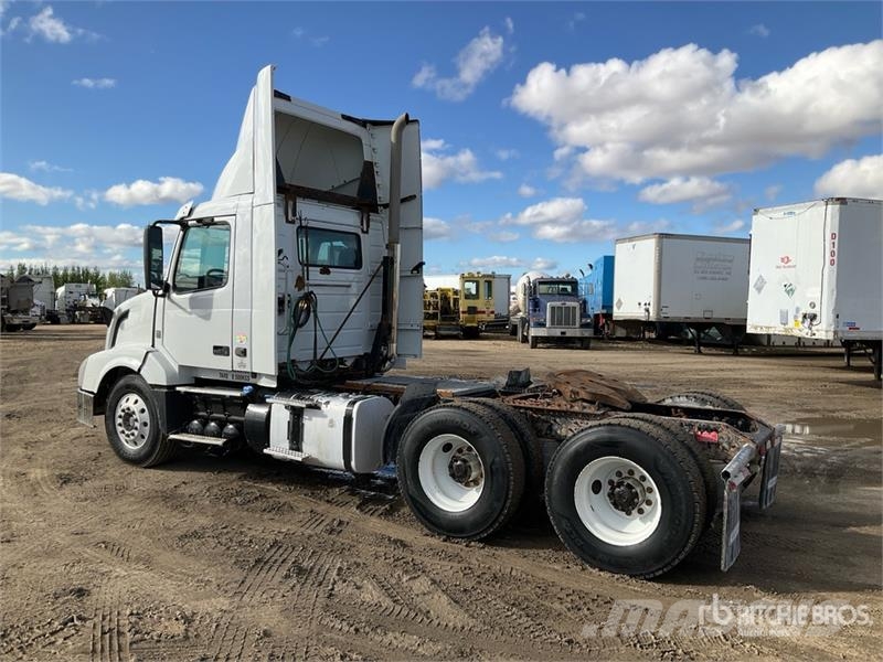 Volvo VNL 牵引车
