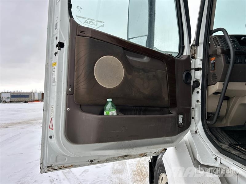 Volvo VNL 牵引车