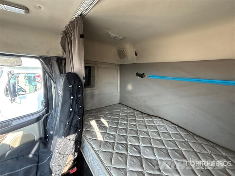 Volvo VNL Sattelzugmaschinen