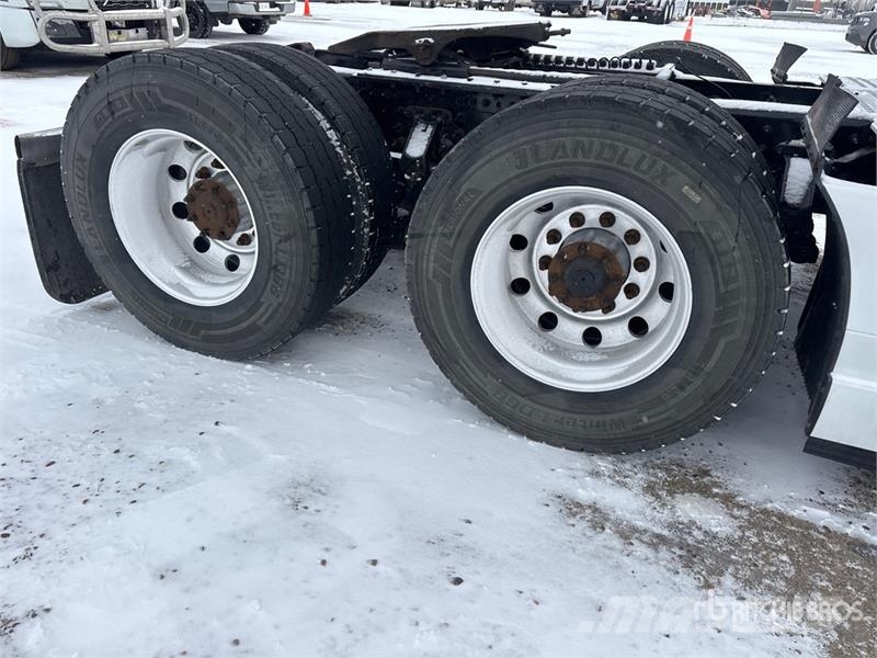 Volvo VNL Truck Tractor Units