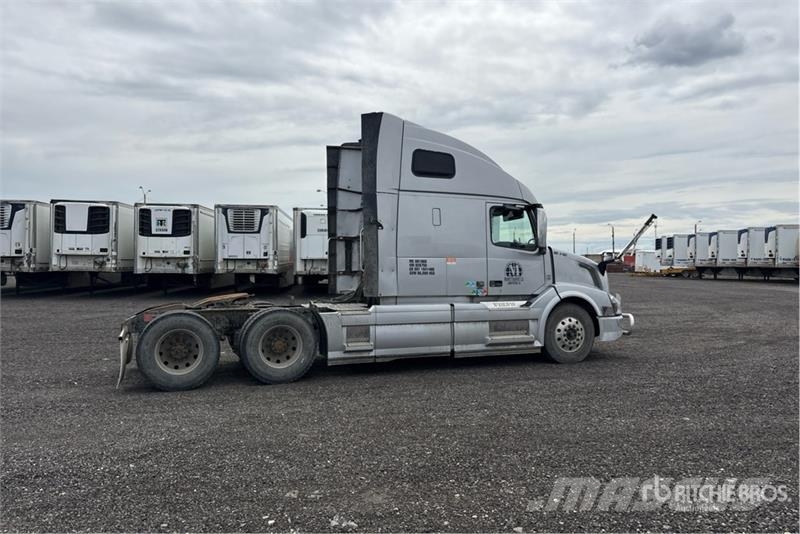 Volvo VNL Tractor Units