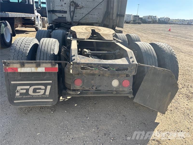 Volvo VNL 牵引车
