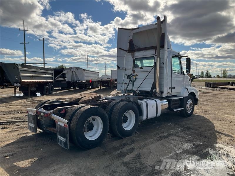 Volvo VNL 牵引车