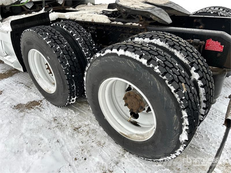 Volvo VNL 牵引车