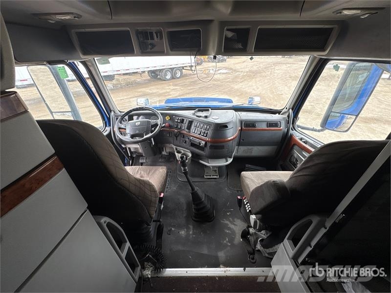 Volvo VNL 曳引機組件