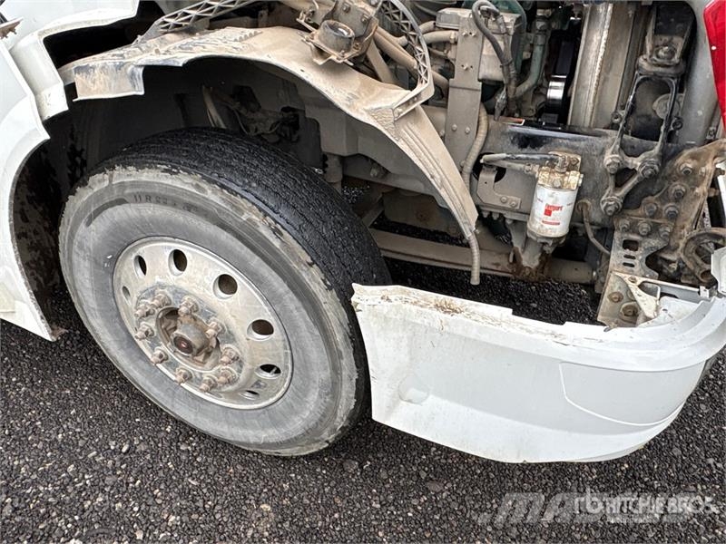 Volvo VNL Trekkers