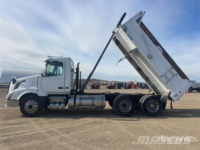 Volvo VNL Kipper