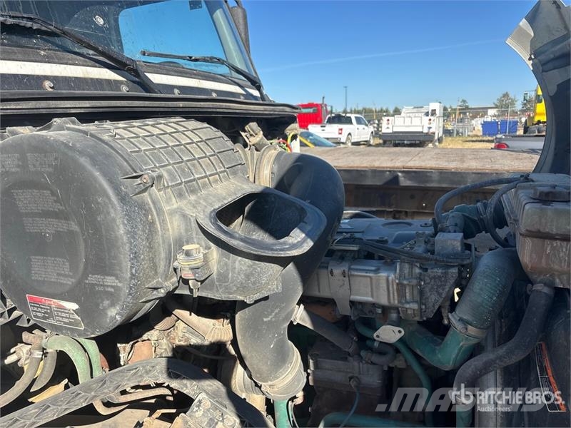 Volvo VNL 牵引车