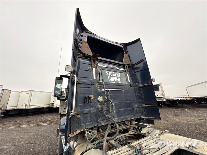 Volvo VNL Trekkers