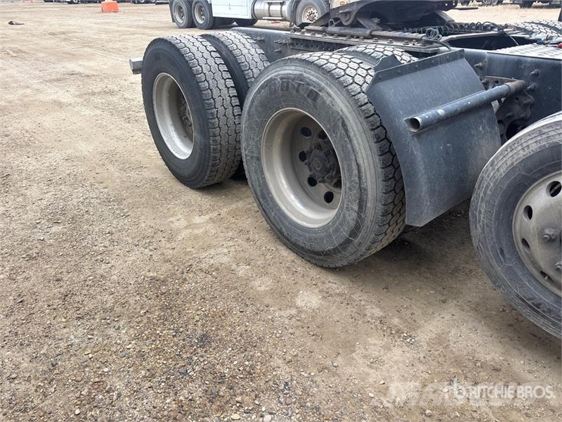 Volvo VNL 牵引车