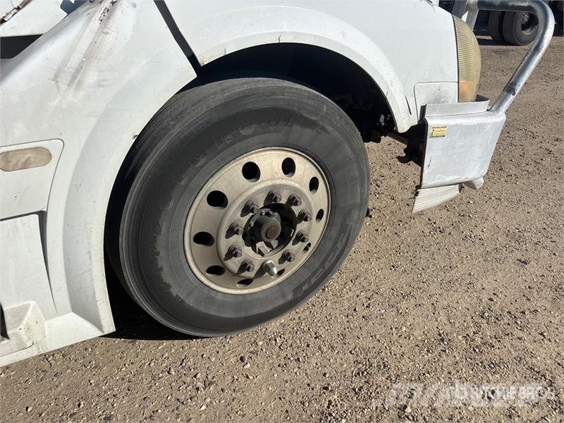 Volvo VNL 牵引车