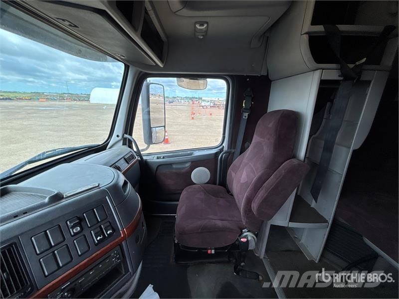 Volvo VNL Tractor Units