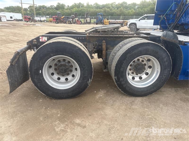 Volvo VNL 曳引機組件