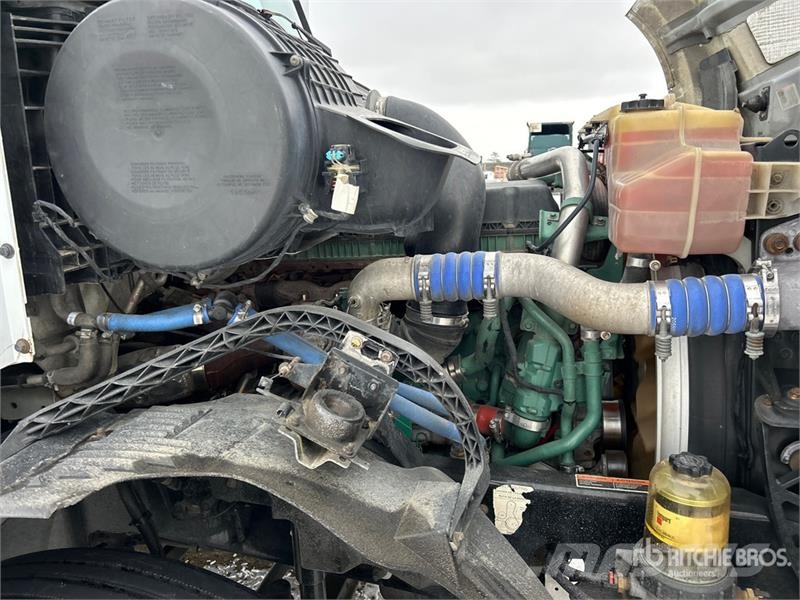 Volvo VNL 牵引车