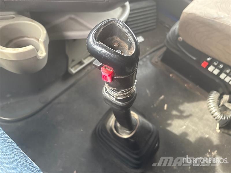 Volvo VNL 曳引機組件