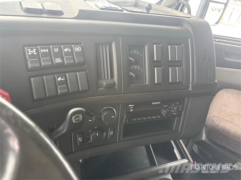 Volvo VNL Truck Tractor Units