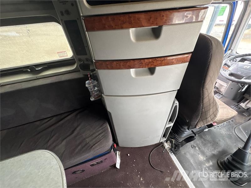 Volvo VNL 曳引機組件