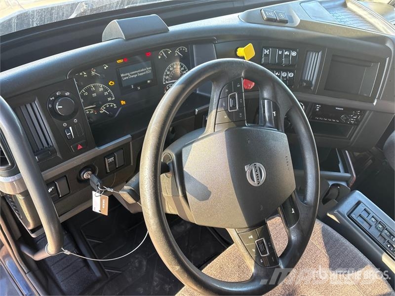 Volvo VNL Trekkers