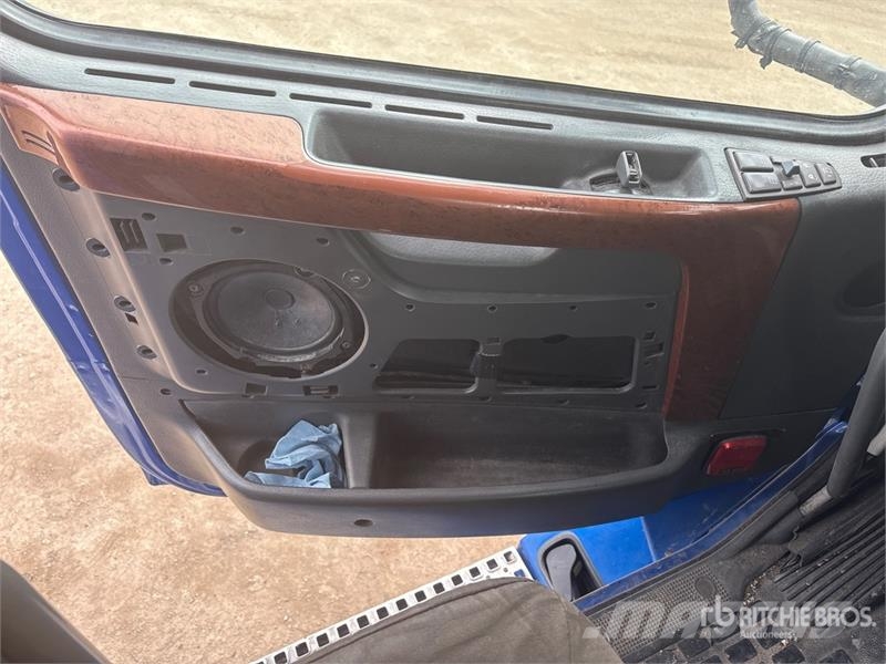 Volvo VNL 曳引機組件