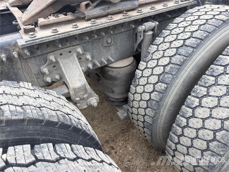 Volvo VNL 牵引车