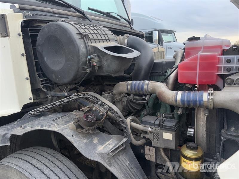 Volvo VNL Tegljači