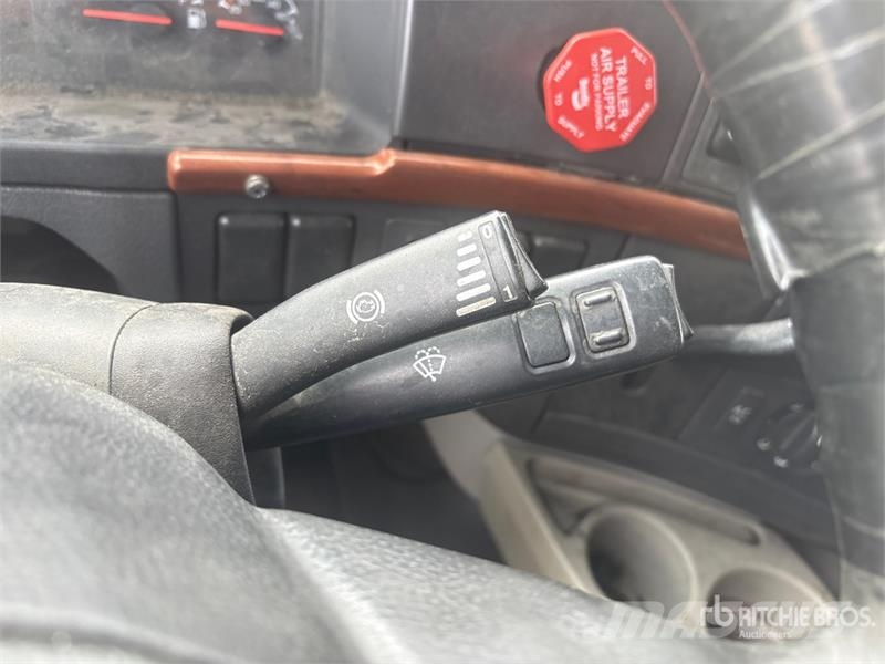 Volvo VNL 曳引機組件