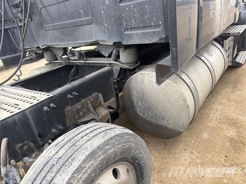 Volvo VNL 牵引车